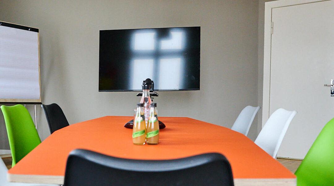 Andy: Ein Besprechungsraum für gar-nicht-langweilige Besprechungen