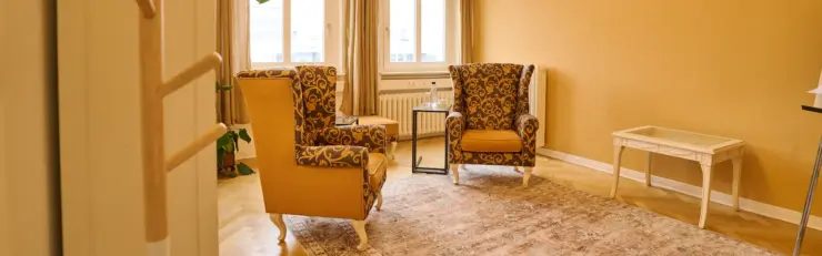 Coachingraum Georgia bei Meeet in Berlin Wilmersdorf mit zwei Ohrensesseln