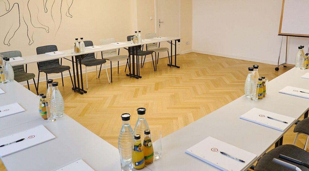 Pablo: Ein großzügiger Meeting- und Workshopraum